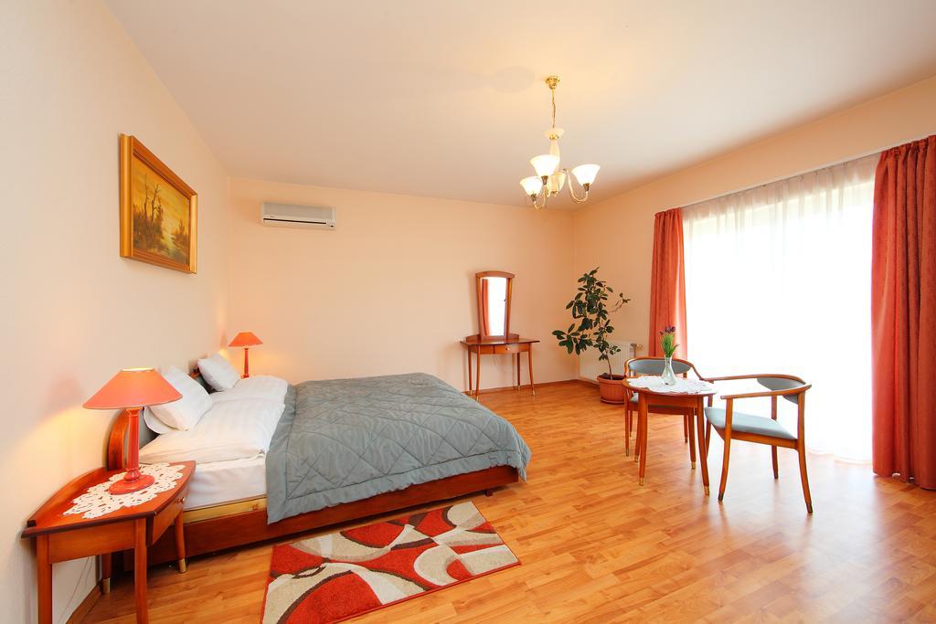 Balazs Villa Balatonfüred Chambre photo